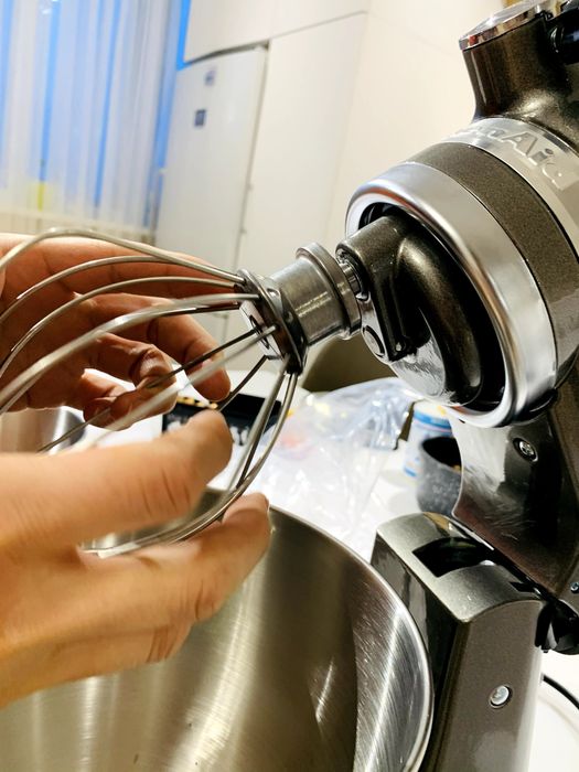 Продам миксер Kitchen Aid