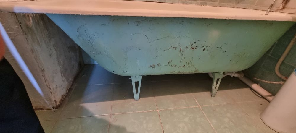 Продам ванну чугунную советскую