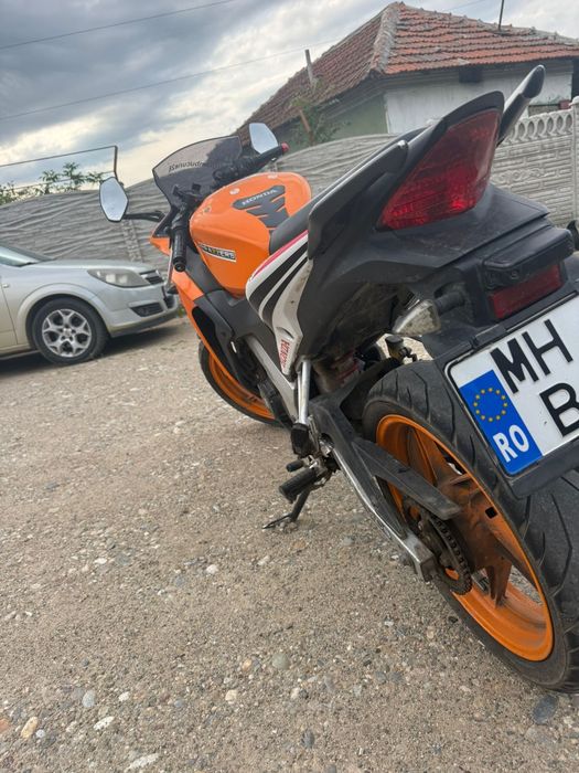 Vând Honda CBR 125