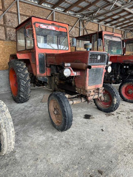 Tractor UTB în stare perfectă de funcționare