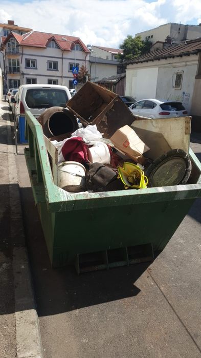 Inchirieri container saci moloz ridicare gunoi
