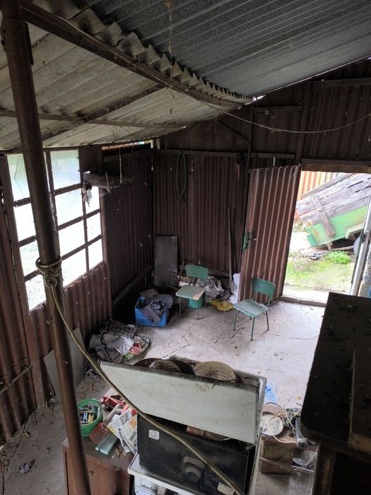 Двуетажна тухлена къща с гараж в село Дянково