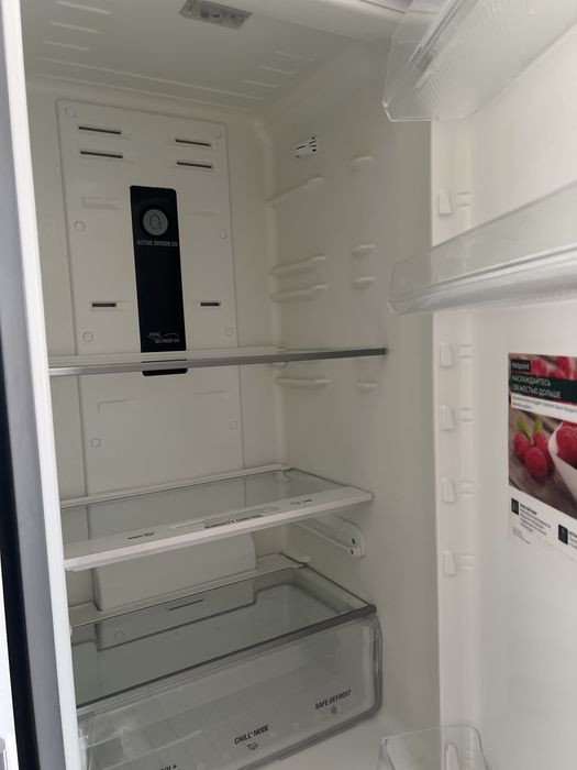 Холодильник фирмы Hotpoint Ariston