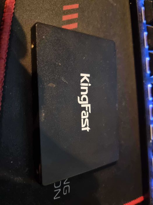 3 SSD-uri - 120 , 128 , 1000 gb