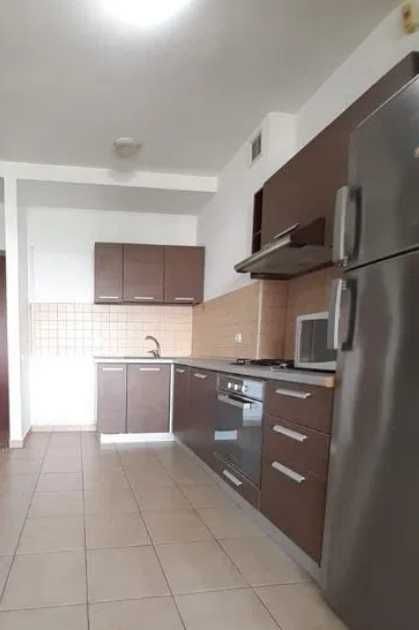 Дава се под наем Двустаен апартамент в Пловдив, Остромила - 60 кв.м за 255 € - Снимка #1