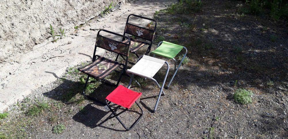 Складные походные стулья.