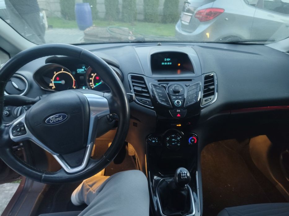 Vănd schimb Ford fiesta