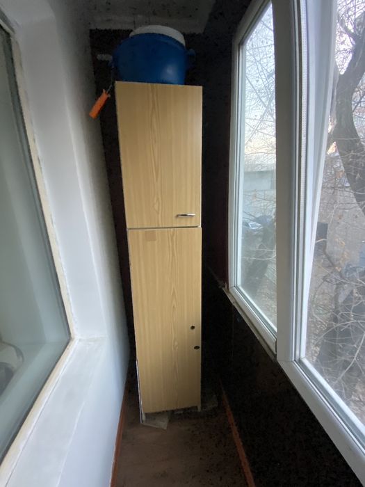 Шкаф пенал несколько полок вместительный