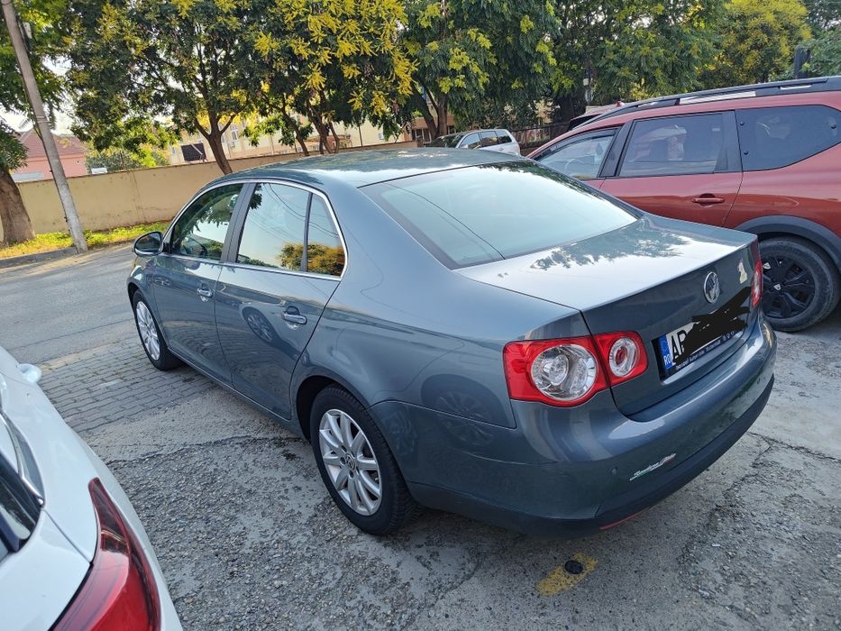 Vând Volkswagen Jetta