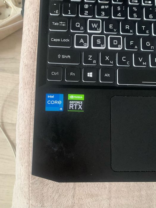 Ноутбук игровой.