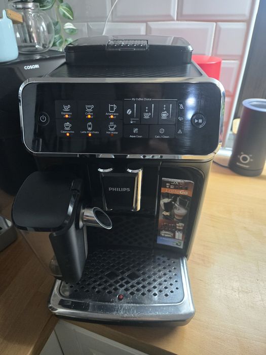 Expresor Philips model 3200 espressor automat cu sistem de lapte Latte