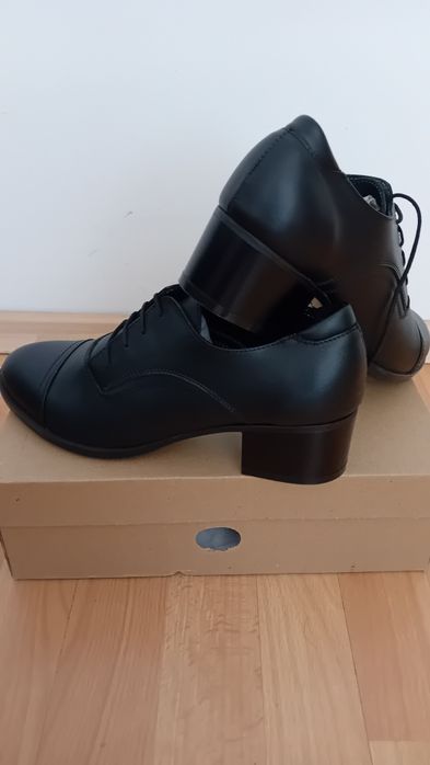 Дамски пролетно-есенни обувки от естествена кожа