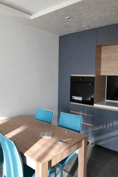 Дава се под наем Двустаен апартамент в София, Център - 75 кв.м за 796.62 € - Снимка #1