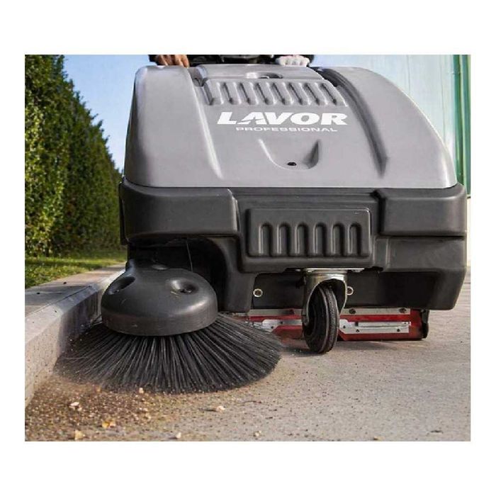 Mașină de măturat SWL 900 ET LAVOR cu motor electric si baterie 12V, Productivitate 3.700 mp/h