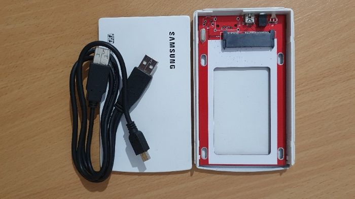 Hard disk 2.5 inch TOSHIBA 1TB + rack