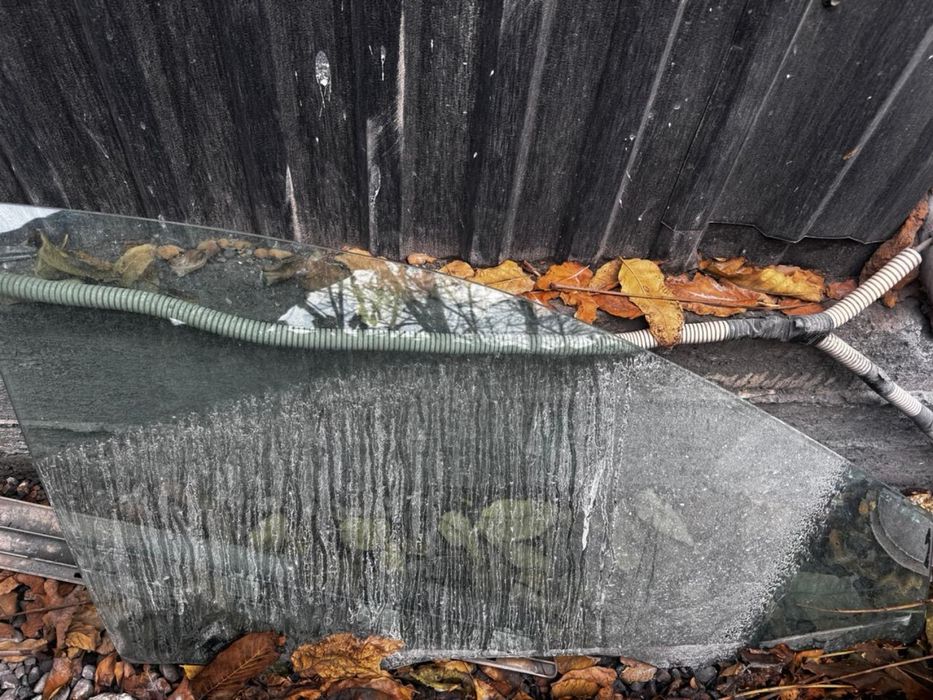 Тойота 75 алдыңғы стекло