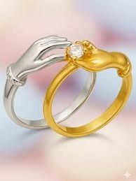 Sevgi ramzi tushurilgan juftlik uzuklar