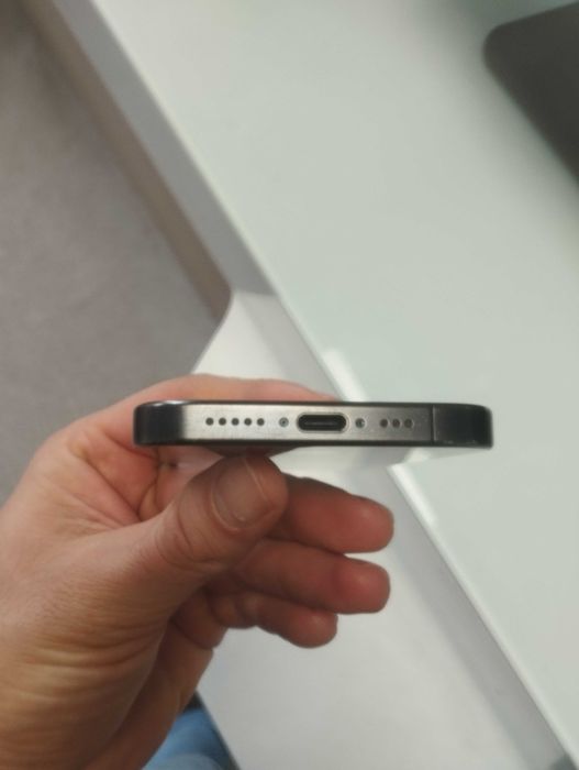 Iphone 15 Pro 128 GB (85% батерия)