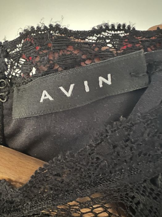 Стилно боди Avin
