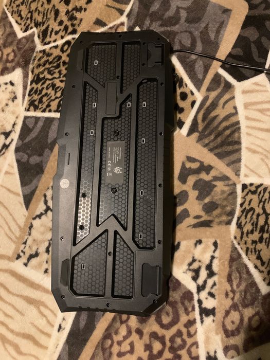 Vând tastatură rgb