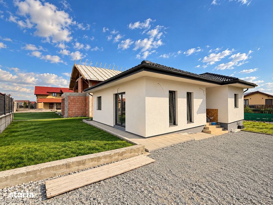 Casa Pe un Nivel - SU 90MP I Teren 490MP - la Intrare in Campenesti