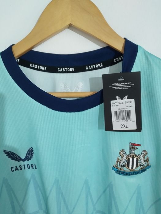 Tricou fotbal Newcastle Nou

Stare: 10/10. 

Marimea: 2XL (pare XL)
Ma