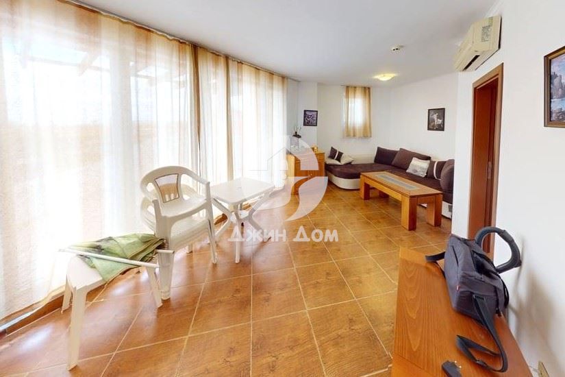 Продава се Двустаен апартамент в с. Кошарица, Област Бургас - 82 кв.м за 1061 €/кв.м - Снимка #1