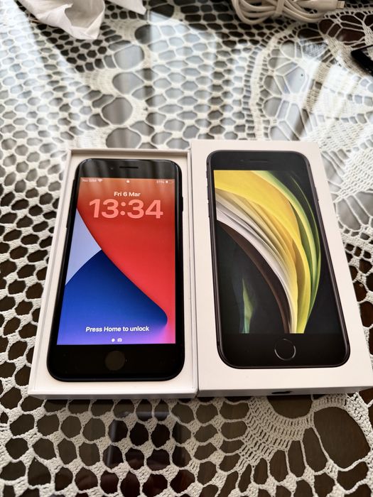 Iphone SE2 128gb пеефектен