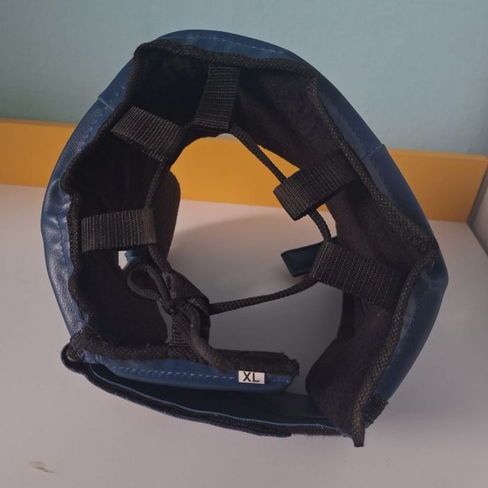 Бокс перчатки,шлем и бинты