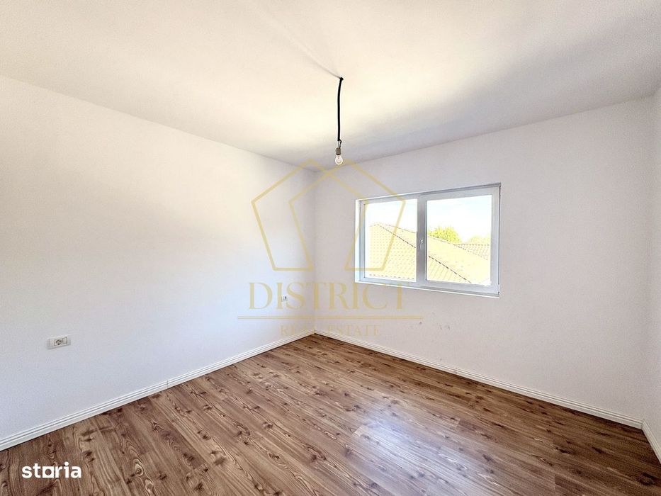 Duplex cu 4 camere, despărțite prin camera tehnica | Mosnita Noua