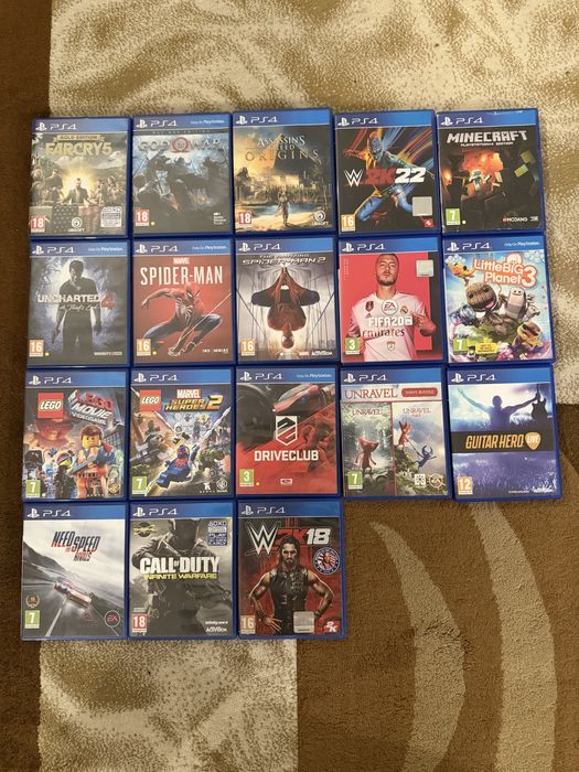 Sony PlayStation 4(PS4) + 3 controlere + jocuri.