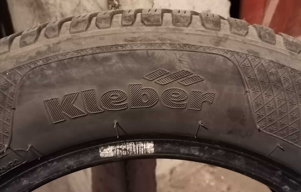 Продавам 2 броя зимни гуми 195.65.15 на 1 сезон дот 2019 Kleber