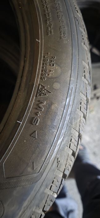 245/45/18 Goodyear зимни