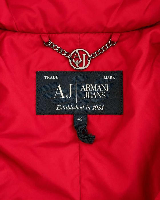 Geacă matlasată cu puf și glugă cu blană Armani Jeans roșie model 6X5B50 5NUAZ Mărimea M
