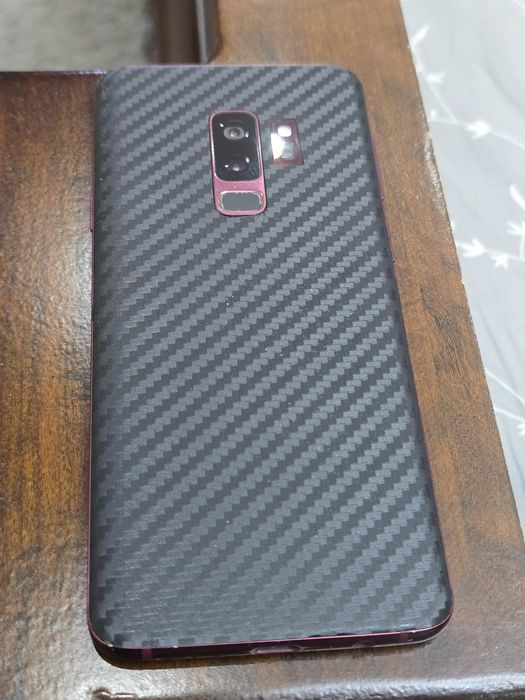 Продаётся телефон Samsung s9+