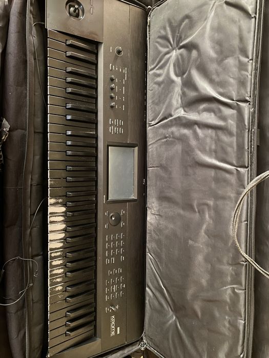 Vând Korg Krome 61