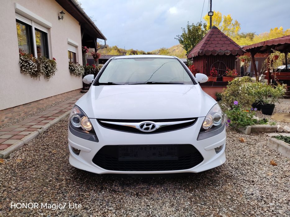 HYUNDAI i30 2011 — imagine 2