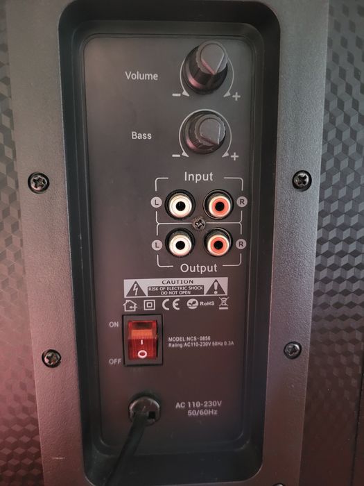 Vând boxe genesis helium 600