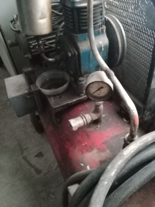 Продам компрессор