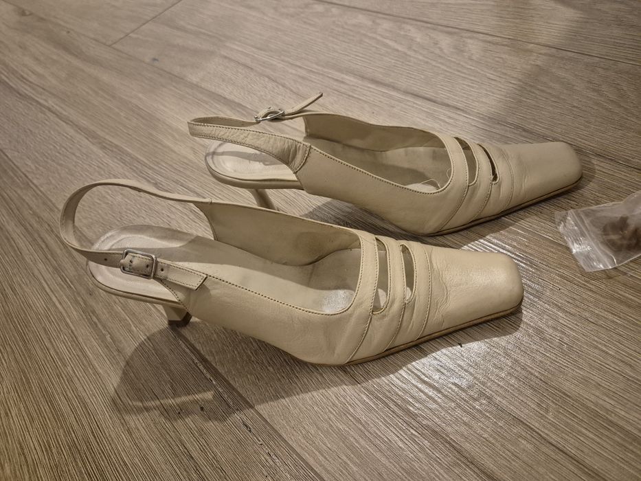 Costum Sarafan si Sacou mânecă scurta mărime M culoare bej cu pantofi