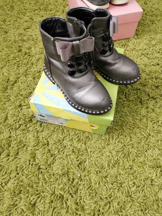 Обувь для девочки в отличном состоянии, недорого