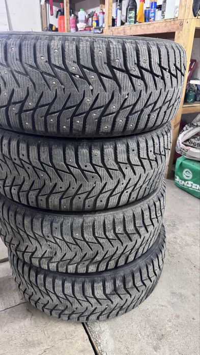 Продам шины зимние r17