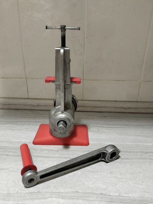 Продам мясорубку бу