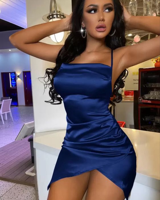 Сатенена рокля- кралско синьо