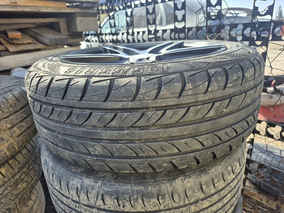 Продам резину 2 разных балона