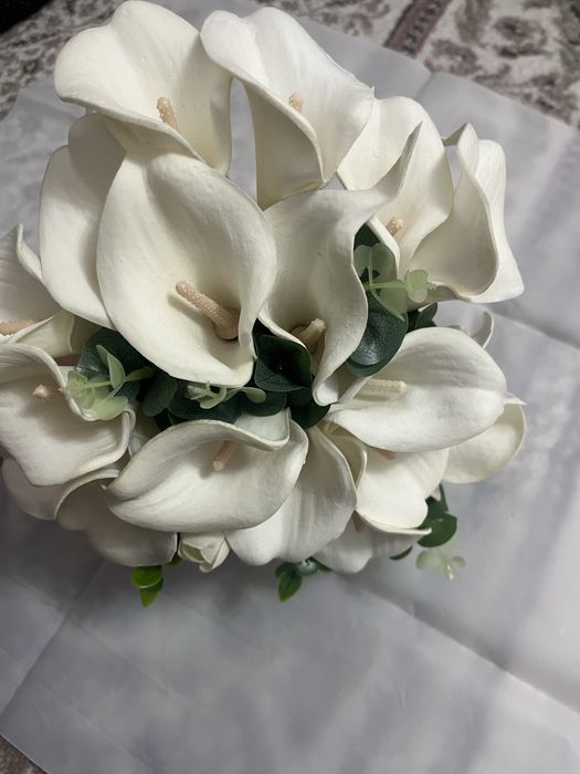 Искусственные лилии для свадьбы