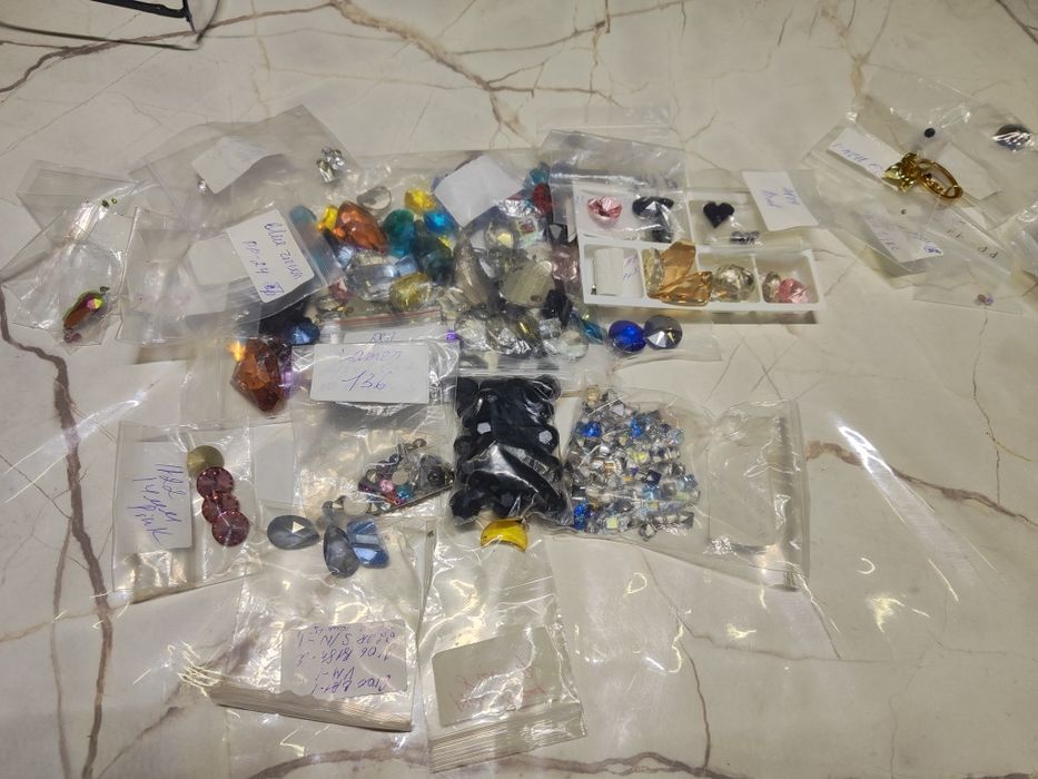 Продам камни своровски