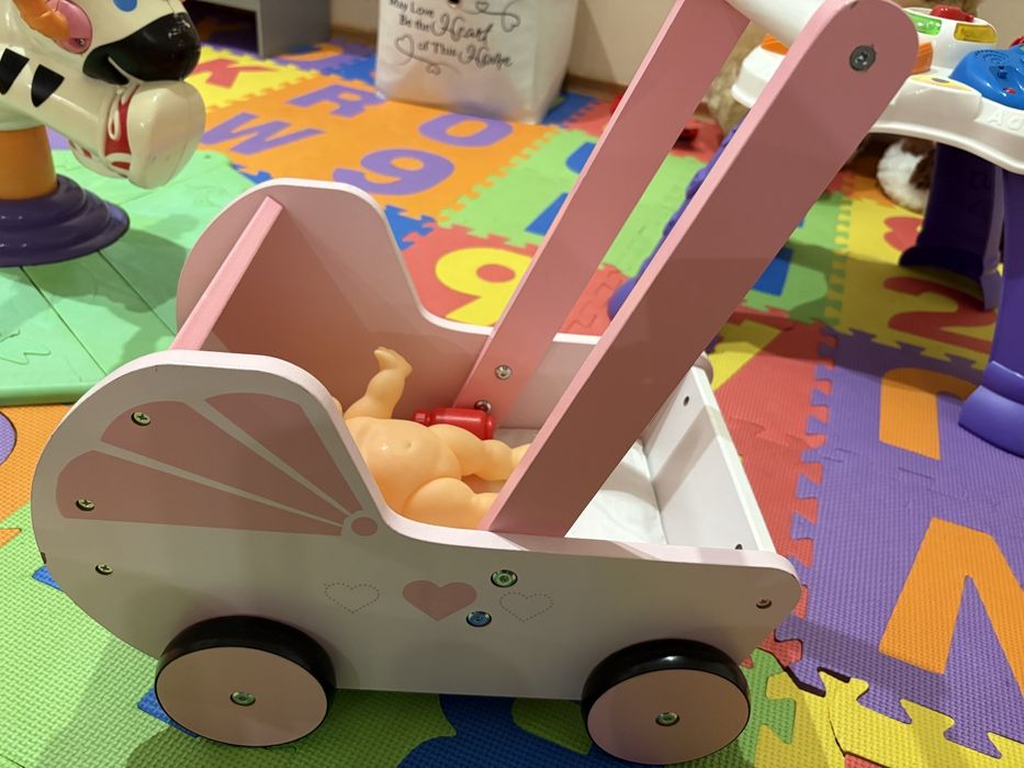 Дървена проходилка/ бебешка количка