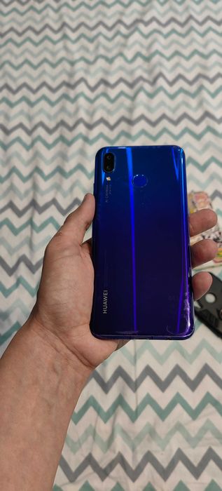 Телефон Huawei Nova 3