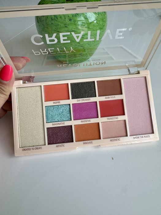 Палитри сенки за очи REVOLUTION